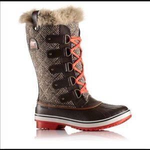 Sorel Tofino Chevron Boot - Size 8.5